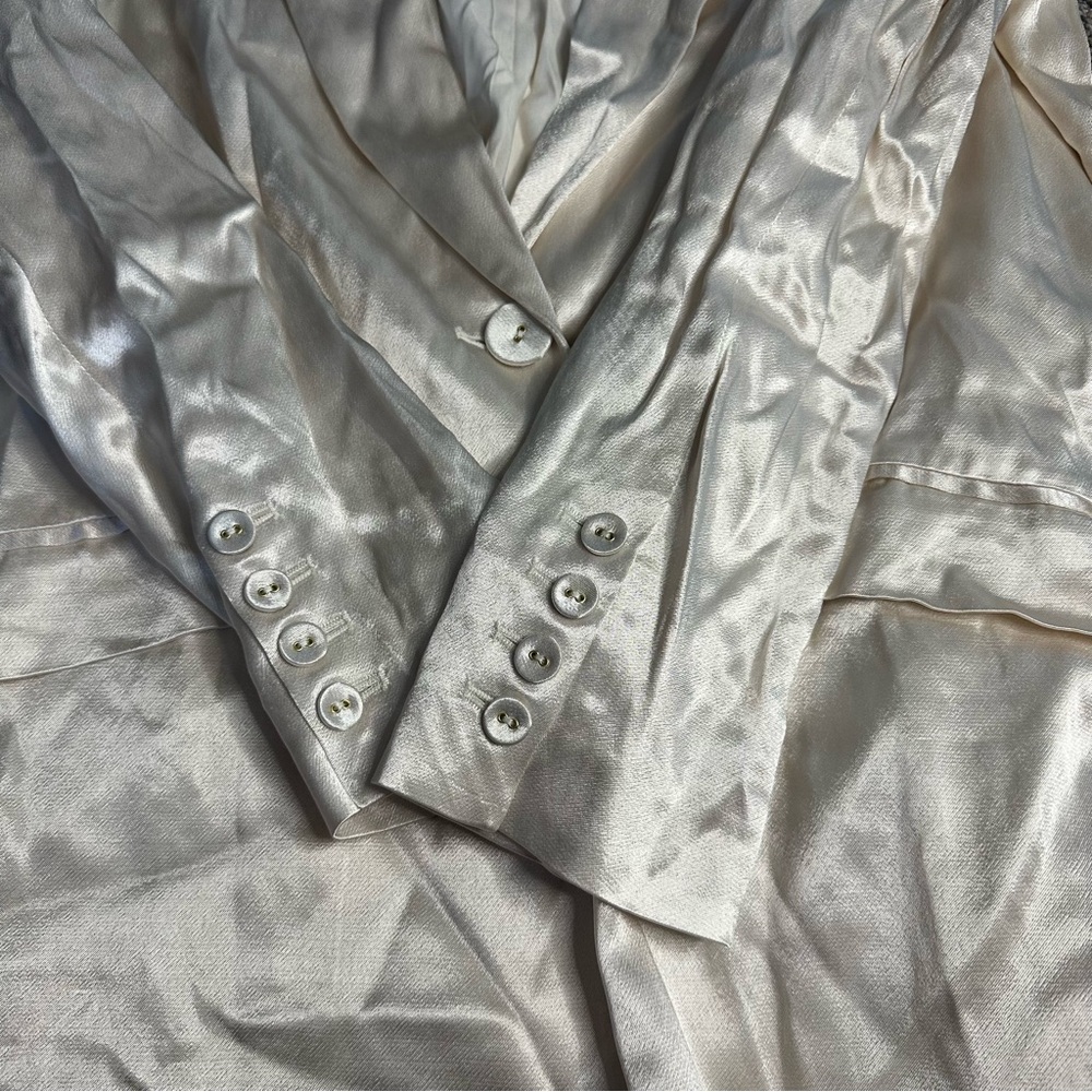 DISSH Oversized Kiah Pearl Satin Blazer US 4 NWT New jacket cream neutral button - Picture 16 of 16